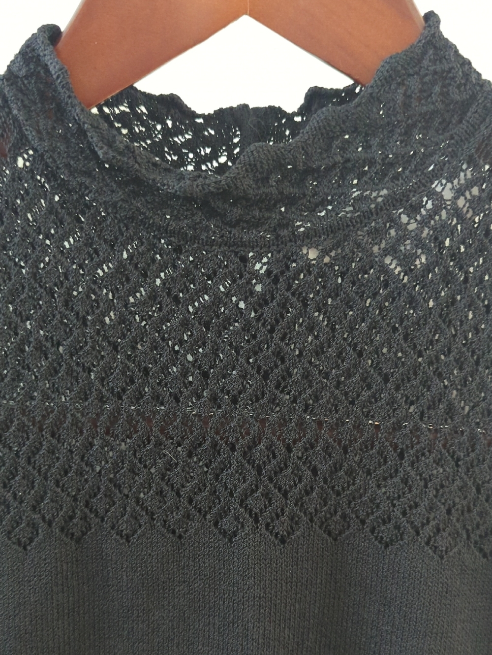 St. John Collection Black Santana Knit Sleeveless Crochet Shell Top Gold Buttons - Picture 5 of 8